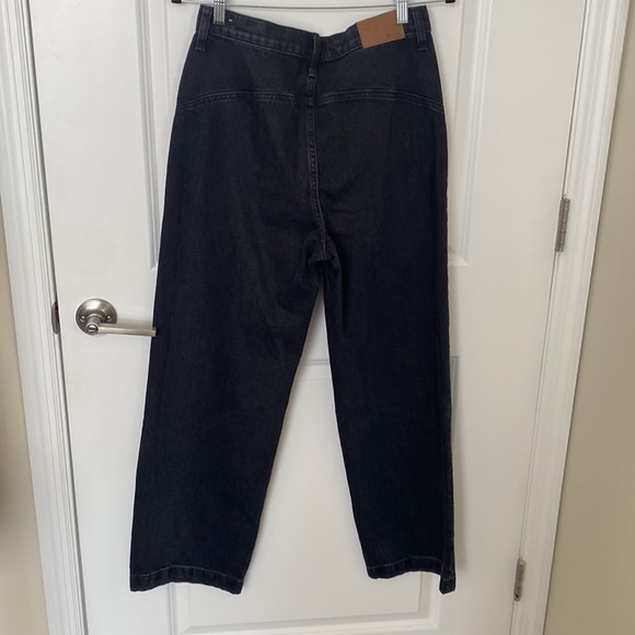 BARELY WORN: Size up Madewell jean size 28 - Picture 3 of 4